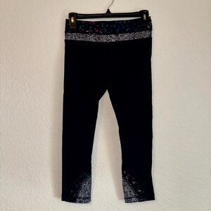 Lululemon Capri Leggings Women's 4 Black Pockets Elastic Waist Pull-On Yoga